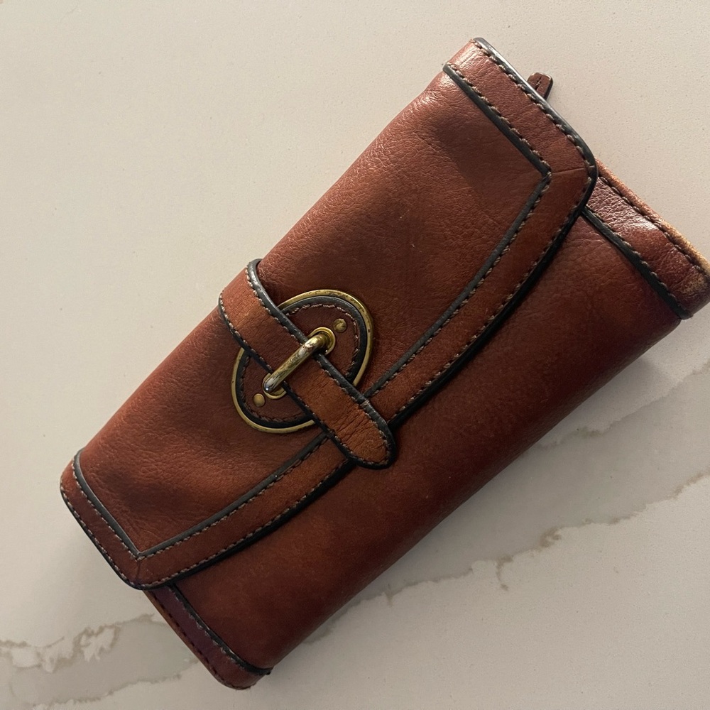 Fossil Vintage Revival Reissue Brown Leather Wallet with Signature Buckle - Picture 10 of 12